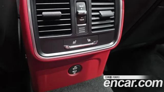 Porsche Macan — Фото автомобиля 19