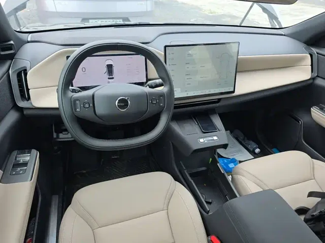 Volvo Volvo XC70 Plug-in Hybrid 2025 Standard — Фото автомобиля 9