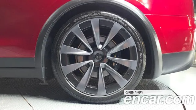 Tesla Model X — Фото автомобиля 6