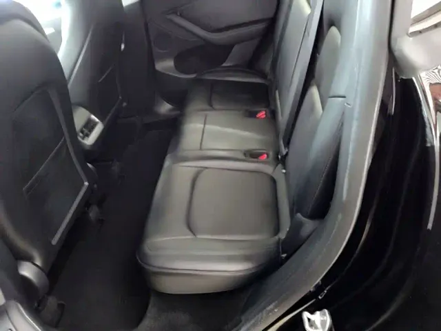 Tesla Model Y — Фото автомобиля 16