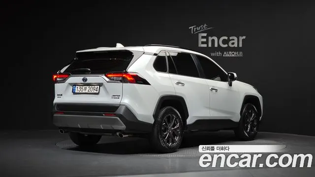 Toyota RAV4 — Фото автомобиля 2