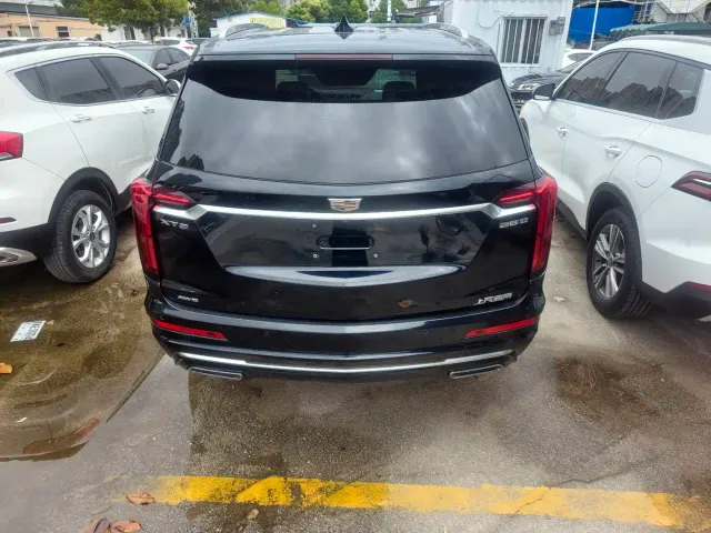 Cadillac XT6 — Фото автомобиля 9