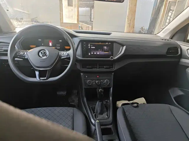 Volkswagen T-Cross — Фото автомобиля 10