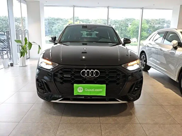 Audi Q5L — Фото автомобиля 2