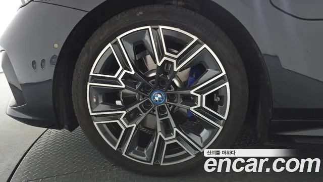 BMW 5-Series 5 серия (G60) — Фото автомобиля 4
