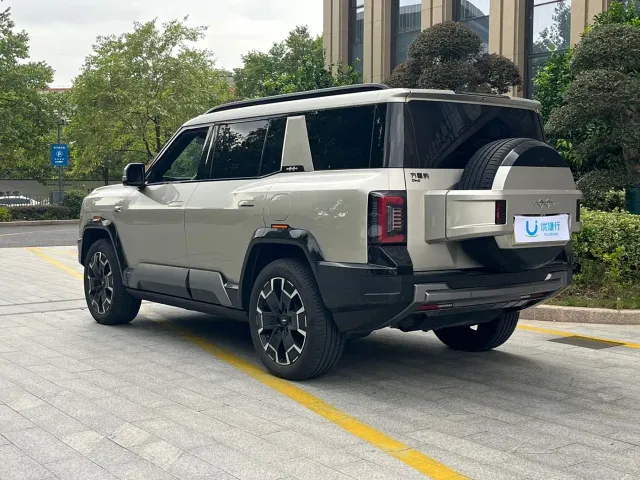 BYD FangChengBao Leopard 8 — Фото автомобиля 9