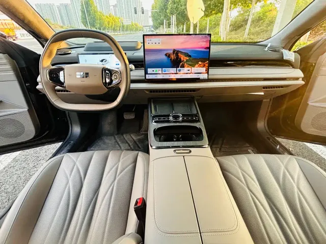 Geely Galaxy Xingyao 8 — Фото автомобиля 6
