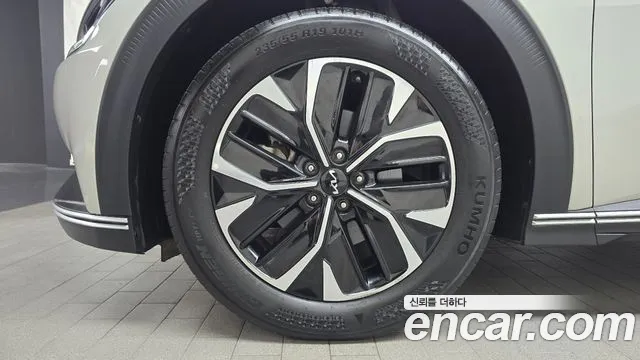 Kia EV6 — Фото автомобиля 3