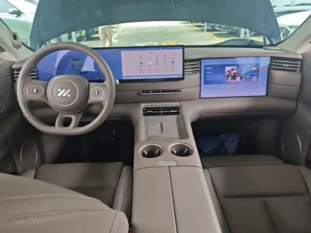 IM Motors LS6 — Фото автомобиля 9
