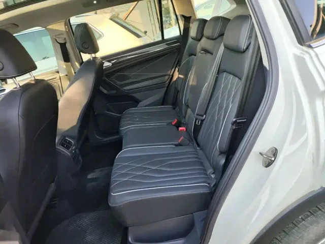Volkswagen Tiguan L — Фото автомобиля 12