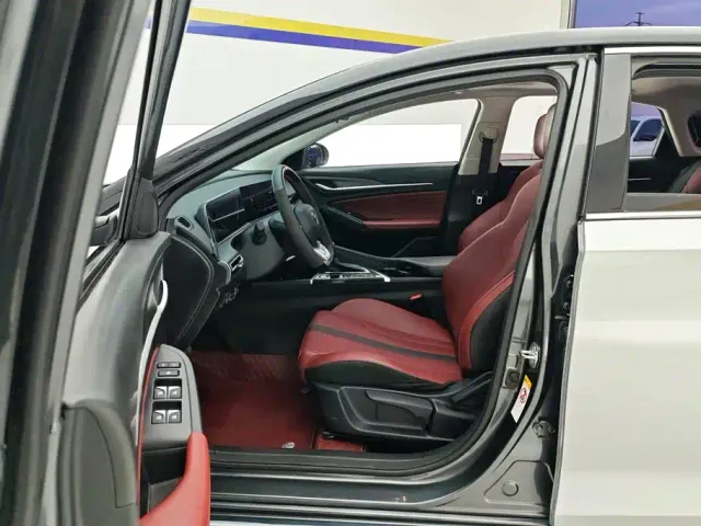 Changan Eado — Фото автомобиля 9