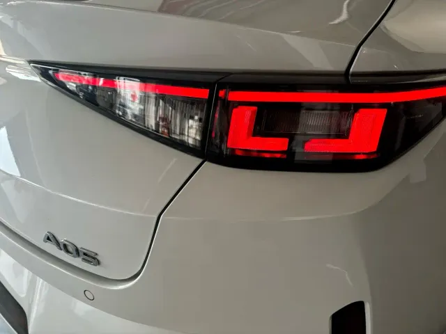 Changan Qiyuan A05 — Фото автомобиля 9