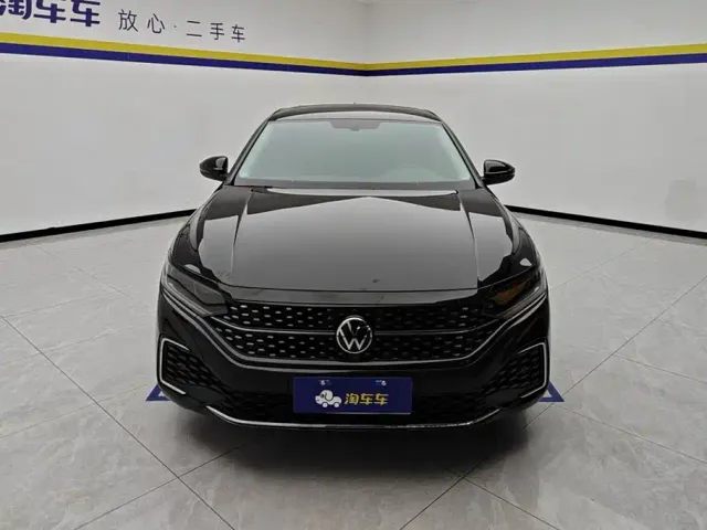 Volkswagen Passat — Фото автомобиля 2