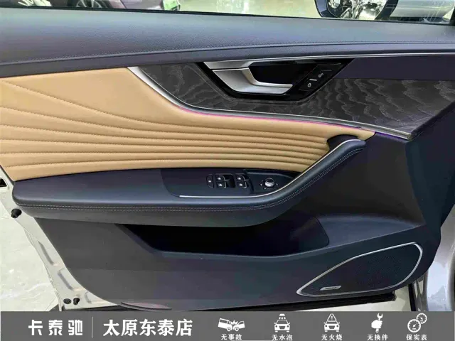 Hongqi HS5 — Фото автомобиля 15