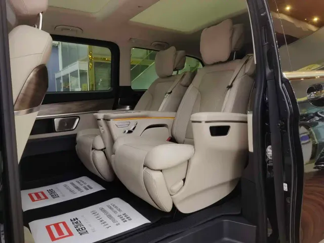 Mercedes-Benz V-Class — Фото автомобиля 13