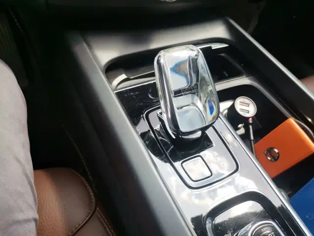 Volvo XC60 — Фото автомобиля 15