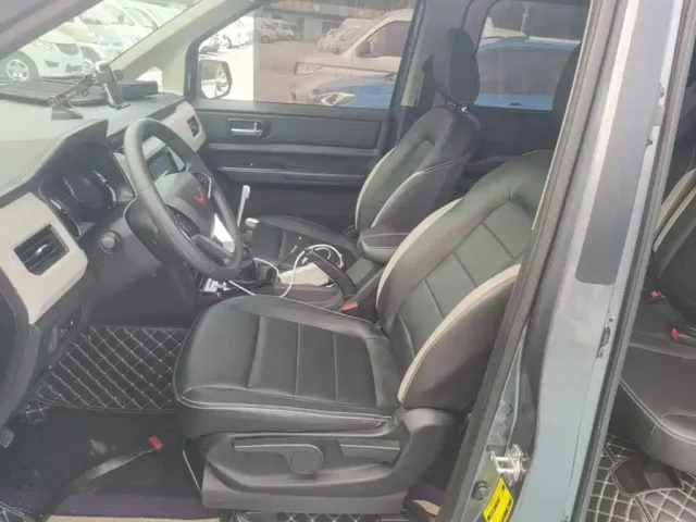 Wuling Zhengcheng — Фото автомобиля 14