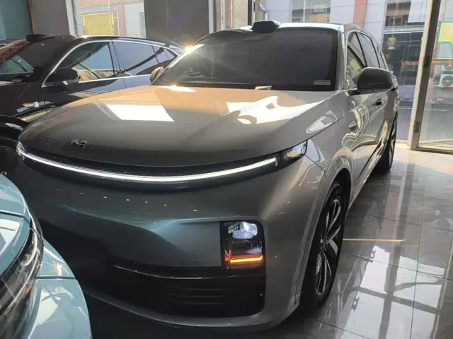 Li Auto L7 — Фото автомобиля 2