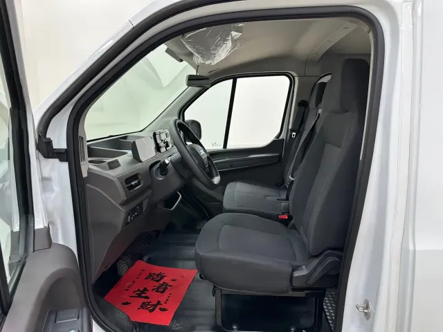 JMC E-Fushun — Фото автомобиля 14