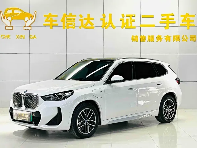 Фотография автомобиля — BMW iX1