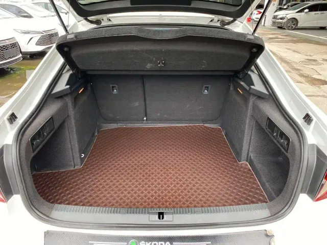 Skoda Superb — Фото автомобиля 20