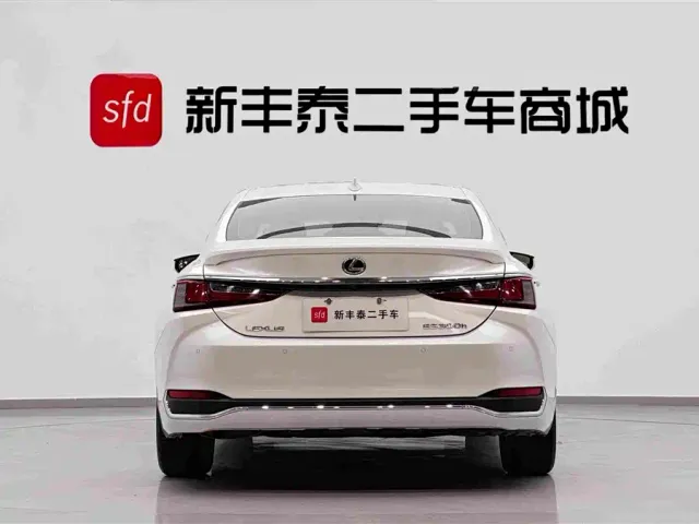Lexus ES — Фото автомобиля 7