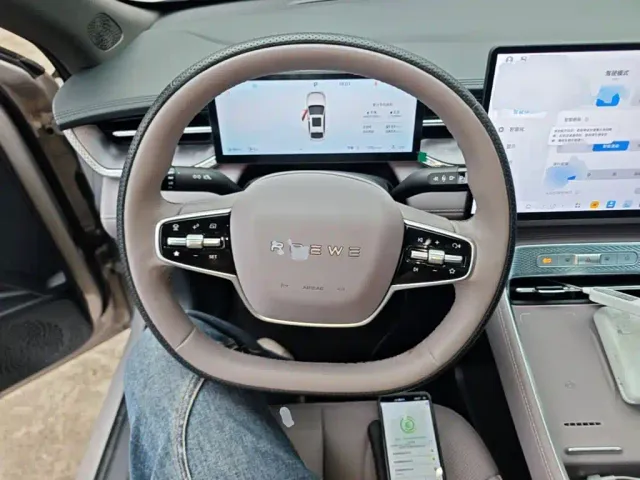 Roewe Roewe M7 DMH 2025 Base — Фото автомобиля 10