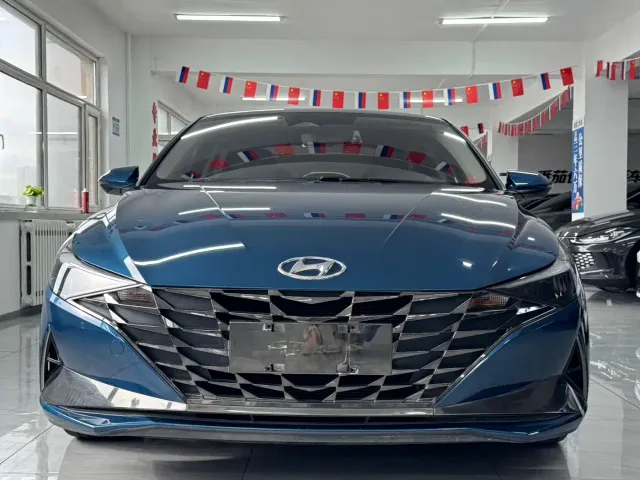 Hyundai Elantra — Фото автомобиля 2