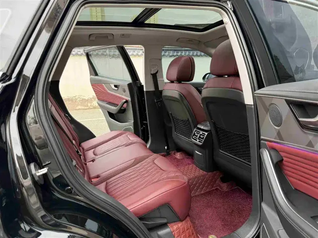 Hongqi HS5 — Фото автомобиля 8