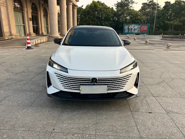 Changan Lamore — Фото автомобиля 2