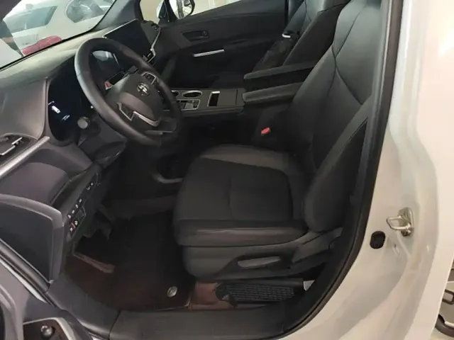 Toyota Granvia — Фото автомобиля 14