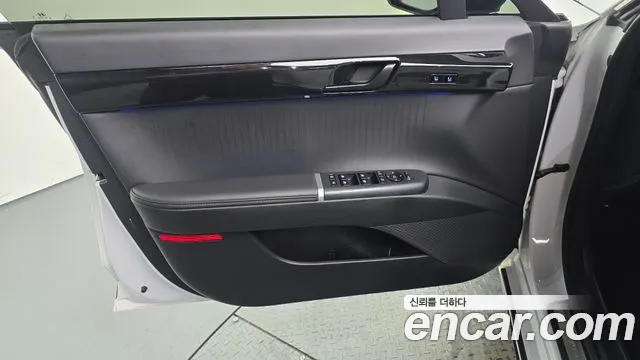Hyundai Grandeur Grandeur (GN7) 2.5 Бензин 2WD — Фото автомобиля 24