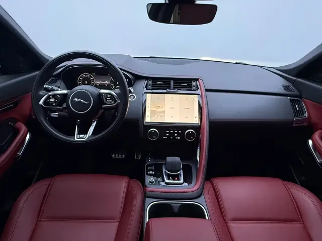 Jaguar E-PACE — Фото автомобиля 5