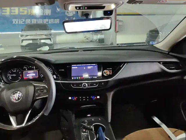 Buick Regal — Фото автомобиля 13