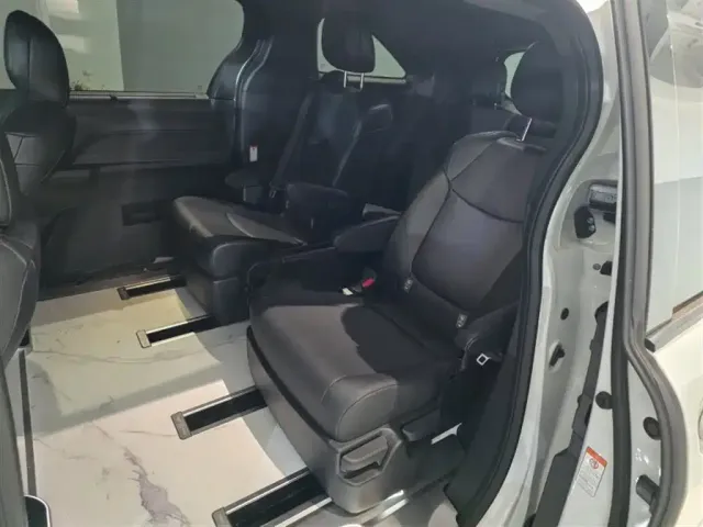 Toyota Granvia 2026 Model 2.5L Hybrid Comfort Edition — Фото автомобиля 5