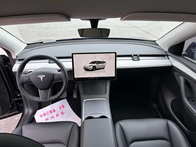 Tesla Model Y — Фото автомобиля 6