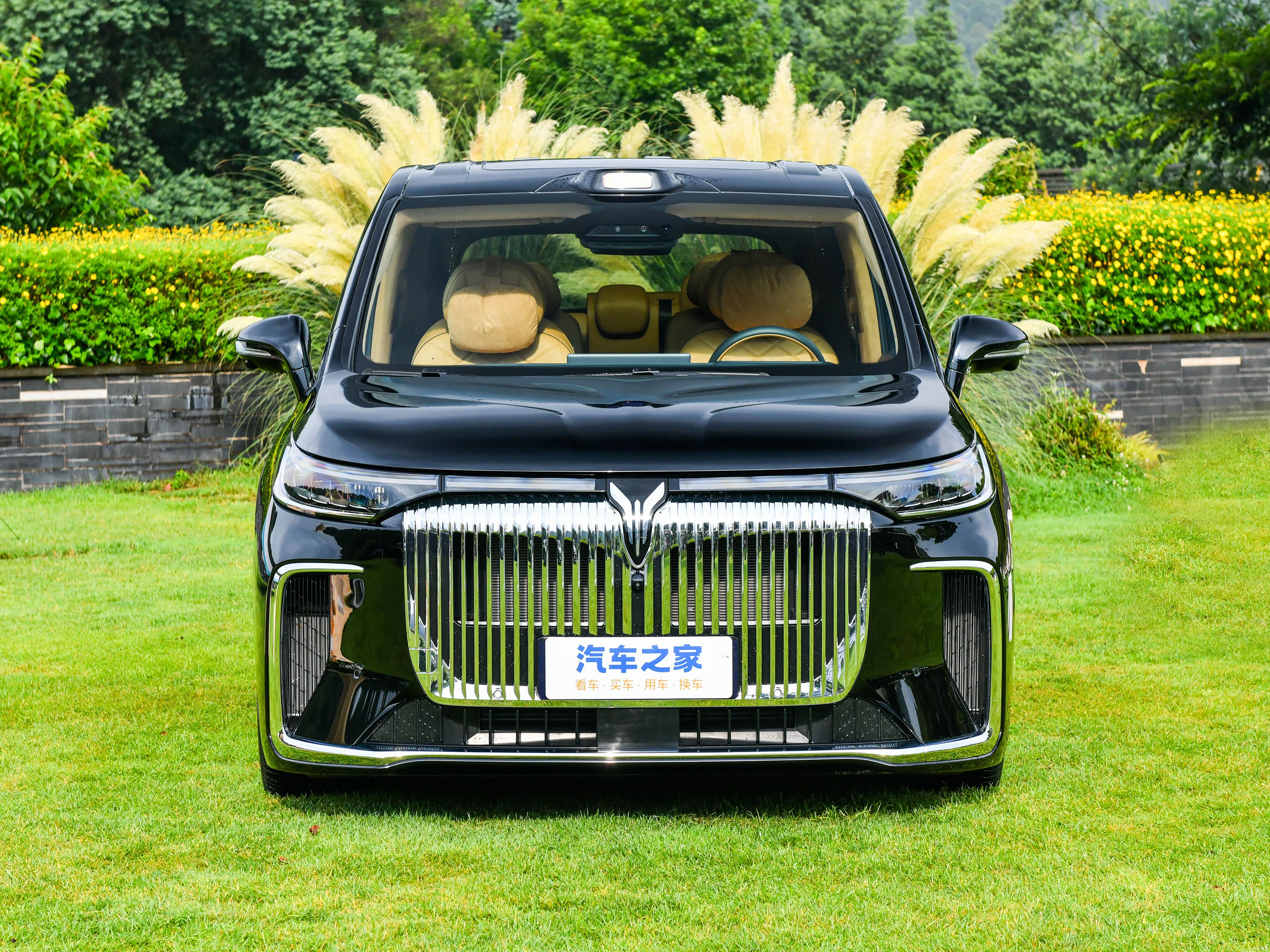VOYAH Dream Qiankun Ultra PHEV — Фото автомобиля 2