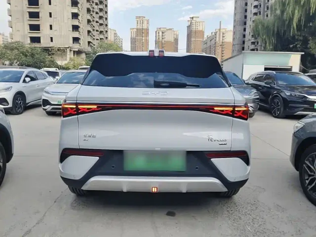 BYD Yuan PLUS — Фото автомобиля 5