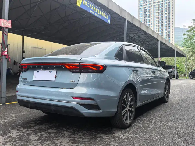 Geely Emgrand — Фото автомобиля 6