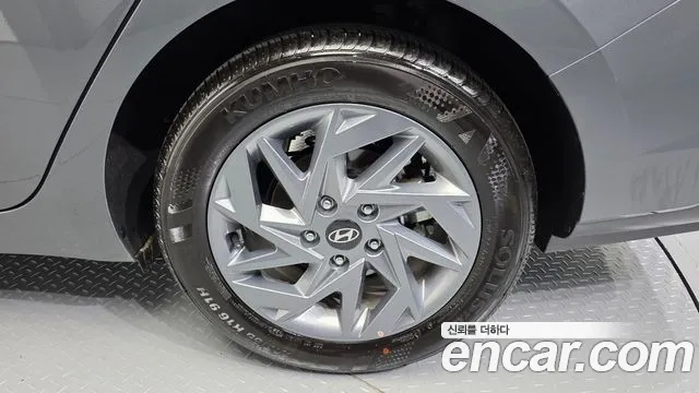 Hyundai Avante CN7 — Фото автомобиля 6