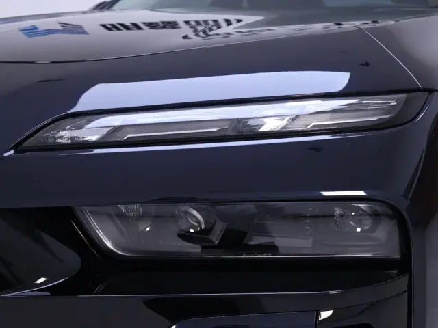 BMW 7 Series — Фото автомобиля 4