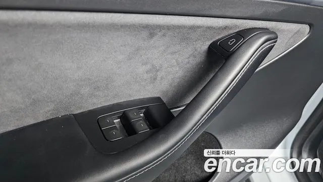 Tesla Model Y — Фото автомобиля 28