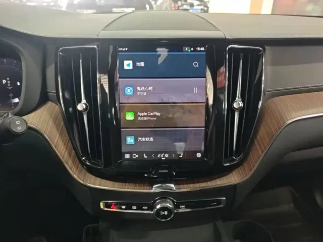 Volvo XC60 — Фото автомобиля 12