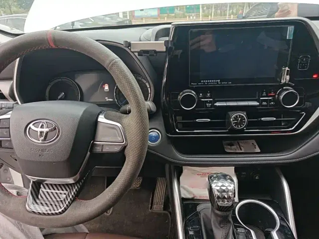 Toyota Highlander — Фото автомобиля 9