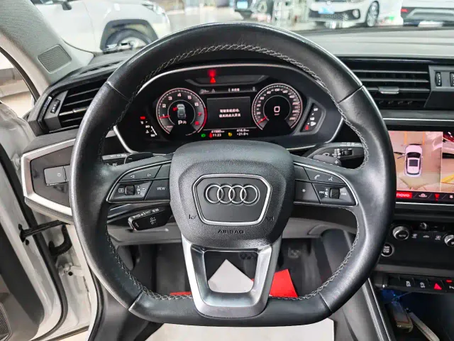 Audi Q3 — Фото автомобиля 8