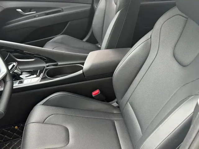 Hyundai Elantra — Фото автомобиля 22