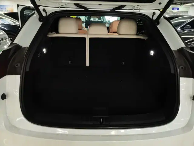 Li Auto i6 — Фото автомобиля 4