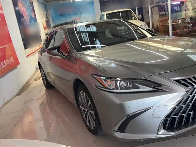 Lexus ES — Фото автомобиля 5