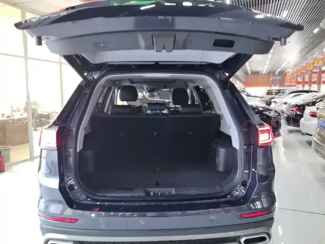 Chery Tiggo 8 — Фото автомобиля 18