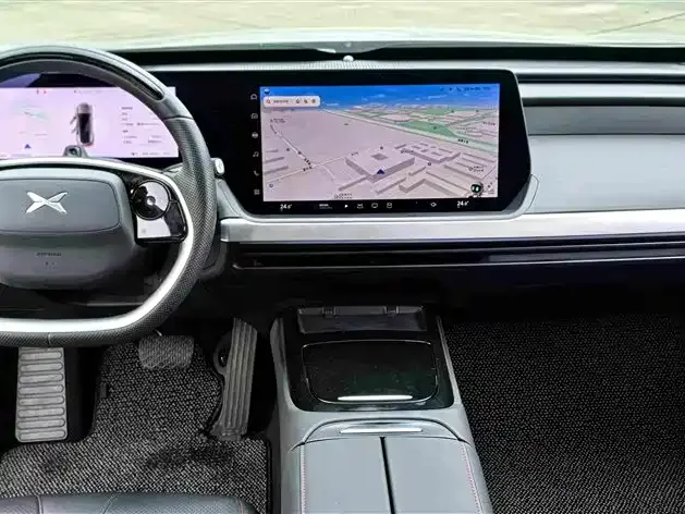 Xpeng P7 — Фото автомобиля 11
